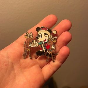 2019 Mickey Christmas Disney Pin